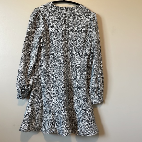 Suzy shier black and white long sleeve printed mini dress - Picture 2 of 5